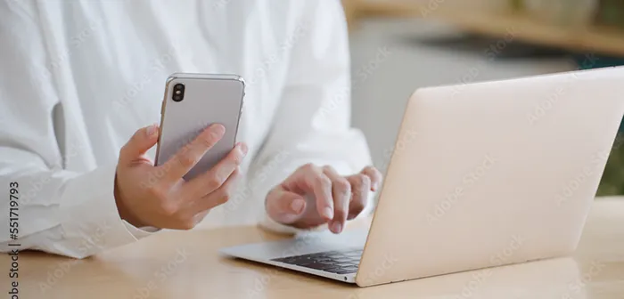 スマートフォンやパソコンから発注システムを使ってオーダーするイメージ